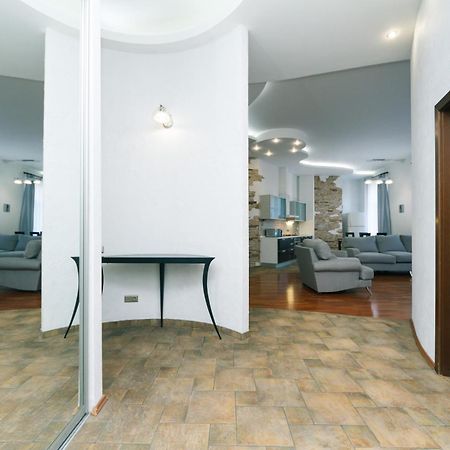 Apartmán Lux Near Maidan, Khreschutyk 3Br Kyjev Exteriér fotografie