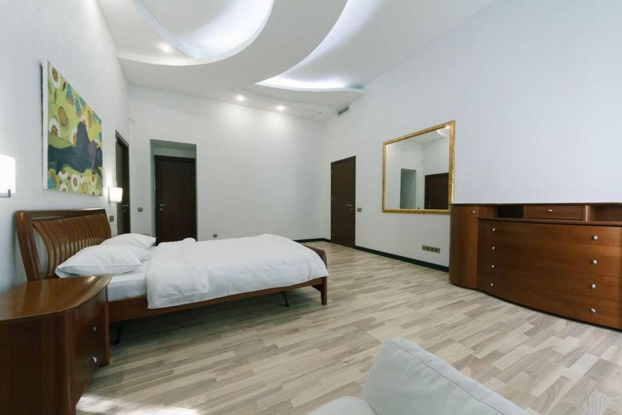 Apartmán Lux Near Maidan, Khreschutyk 3Br Kyjev Exteriér fotografie