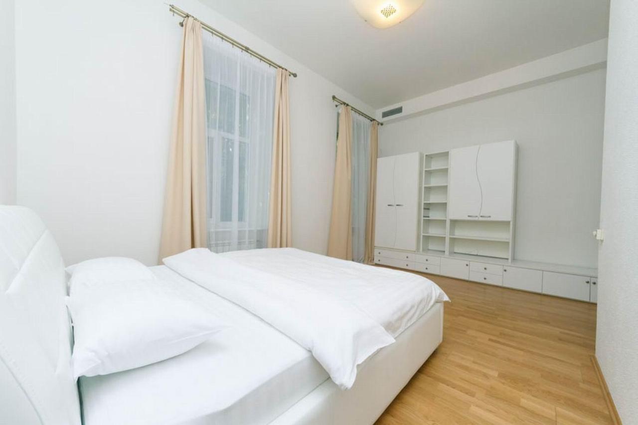 Apartmán Lux Near Maidan, Khreschutyk 3Br Kyjev Exteriér fotografie